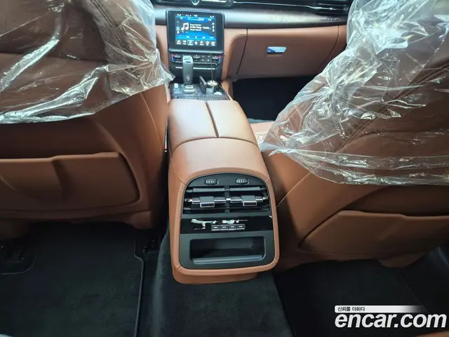 Maserati Quattroporte 2019 3.0 автомат (гидро), миниатюра 3