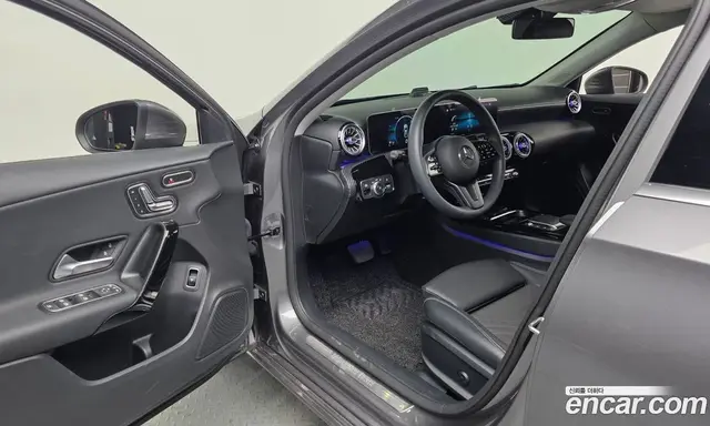 Mercedes-Benz A-Class 2020 2.0 автомат (гидро), миниатюра 10