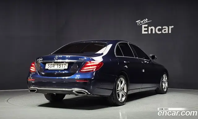 Mercedes-Benz E-Class 2018 2.0 автомат (гидро), миниатюра 2