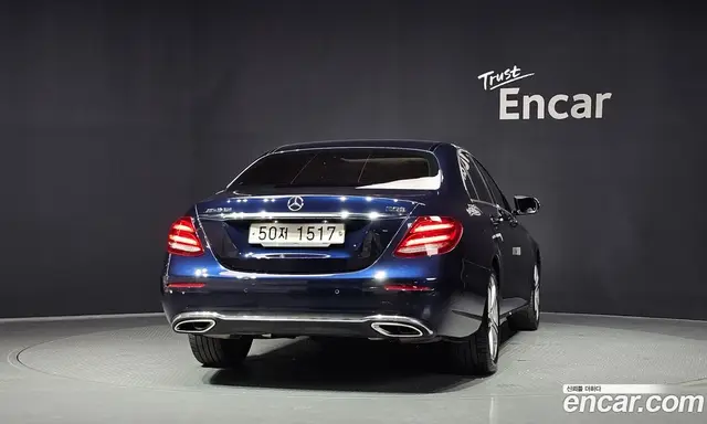 Mercedes-Benz E-Class 2018 2.0 автомат (гидро), миниатюра 4