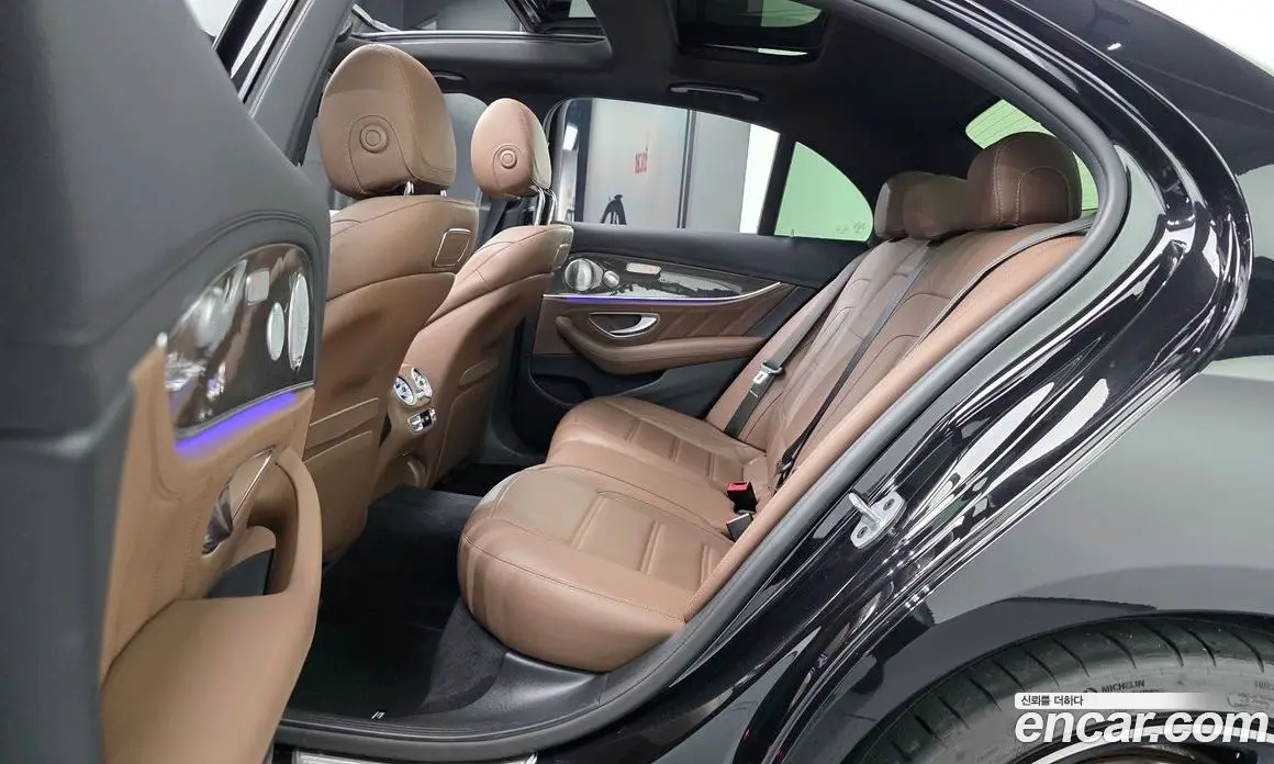 Mercedes-Benz E-Class 2019 4.0 автомат (гидро), фото 17