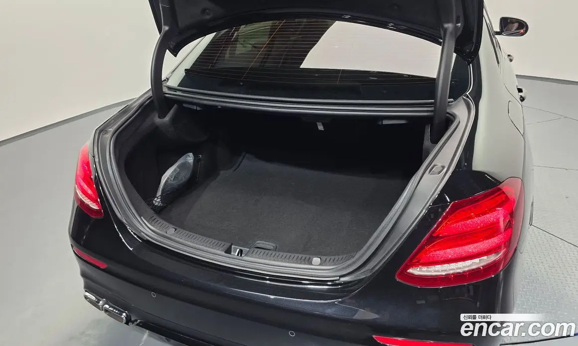 Mercedes-Benz E-Class 2019 4.0 автомат (гидро), фото 33