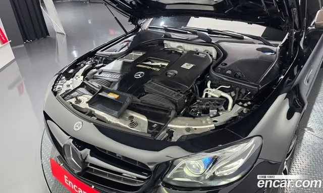 Mercedes-Benz E-Class 2019 4.0 автомат (гидро), миниатюра 5