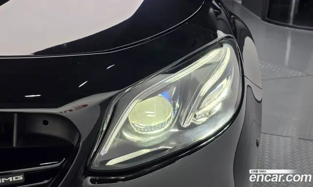 Mercedes-Benz E-Class 2019 4.0 автомат (гидро), миниатюра 7