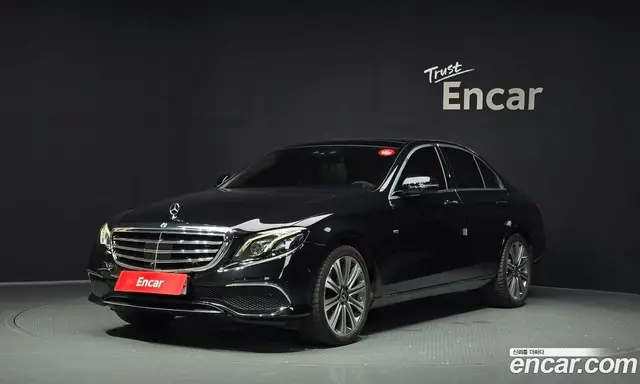 Mercedes-Benz E-Class 2019 3.0 автомат (гидро), миниатюра 1