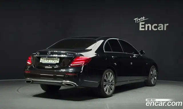 Mercedes-Benz E-Class 2019 3.0 автомат (гидро), миниатюра 2