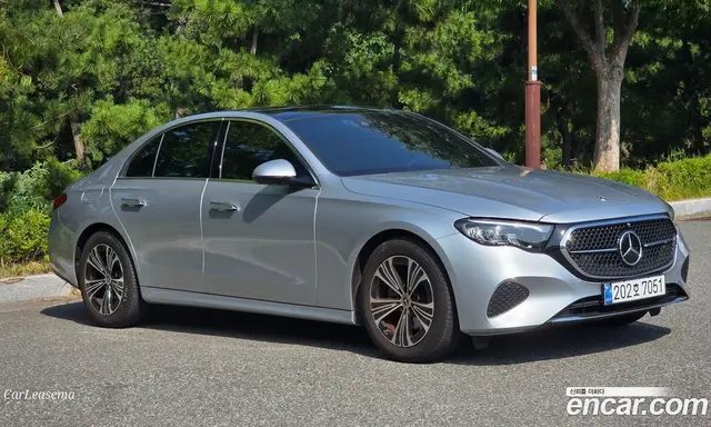 Mercedes-Benz E-Class 2025 2.0 автомат (гидро), миниатюра 2 Mercedes-Benz E-Class 2025 2.0 автомат (гидро), миниатюра 2