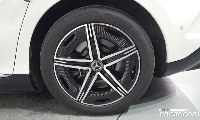 Mercedes-Benz EQE 2023 0.3 автомат (гидро), миниатюра 7