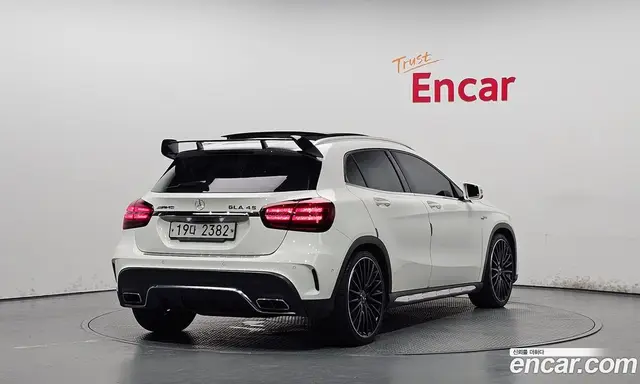 Mercedes-Benz GLA-Class 2019 2.0 автомат (гидро), миниатюра 2