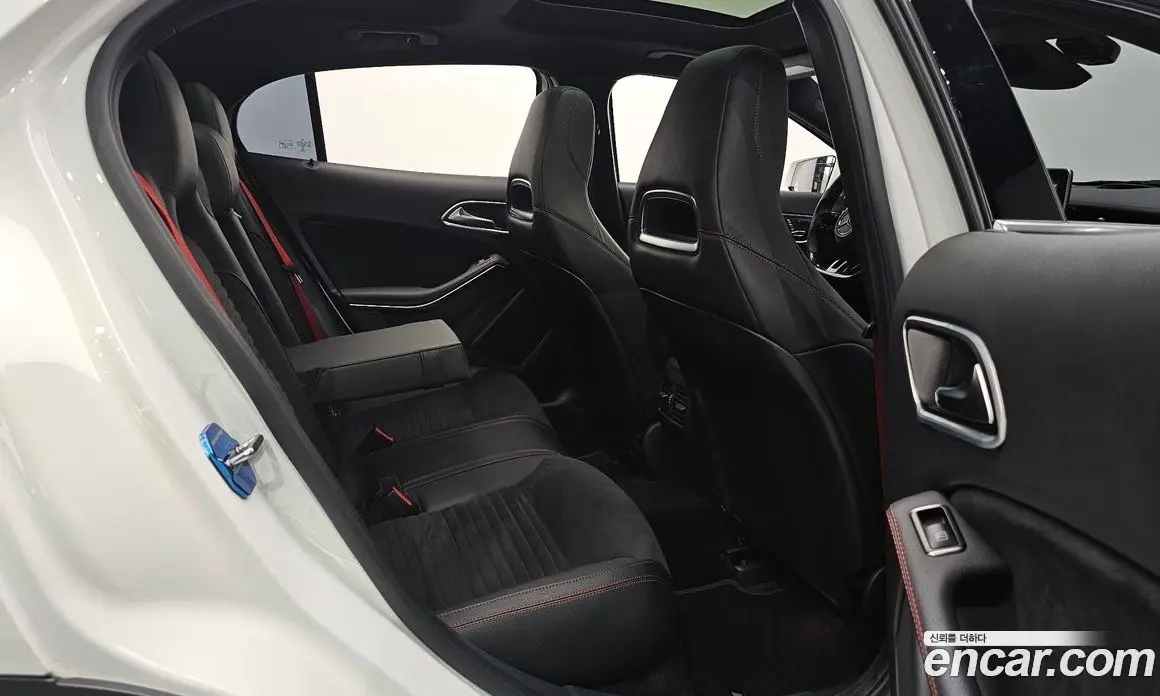 Mercedes-Benz GLA-Class 2019 2.0 автомат (гидро), фото 16