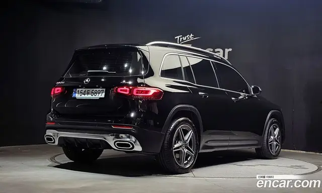 Mercedes-Benz GLB-Class 2023 2.0 автомат (гидро), миниатюра 2