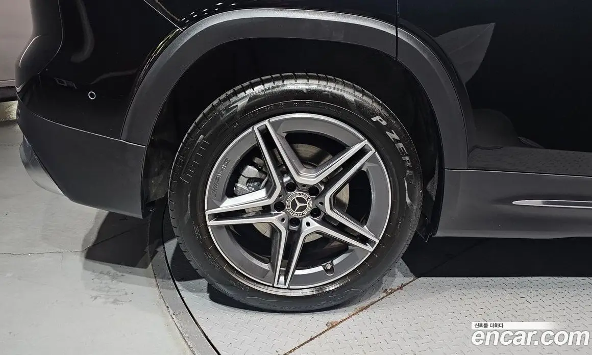 Mercedes-Benz GLB-Class 2023 2.0 автомат (гидро), фото 5