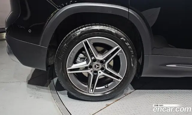 Mercedes-Benz GLB-Class 2023 2.0 автомат (гидро), миниатюра 5