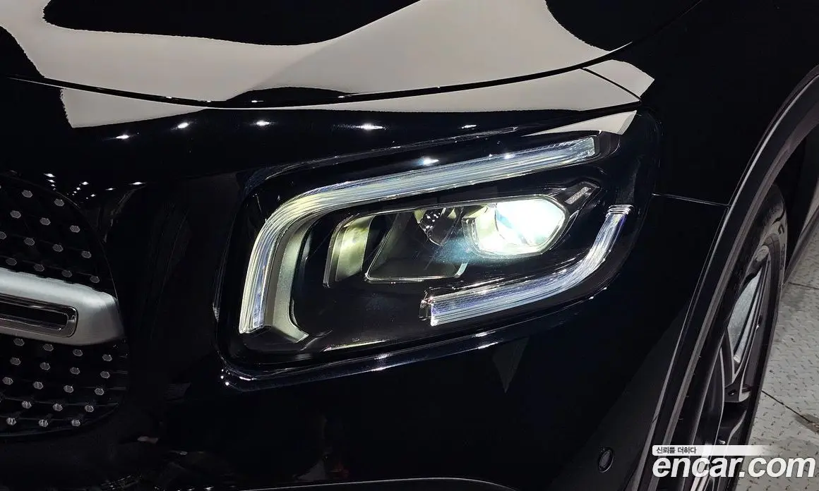 Mercedes-Benz GLB-Class 2023 2.0 автомат (гидро), фото 8