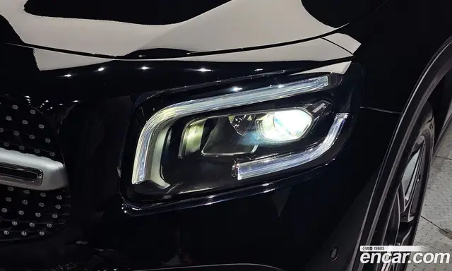 Mercedes-Benz GLB-Class 2023 2.0 автомат (гидро), миниатюра 8