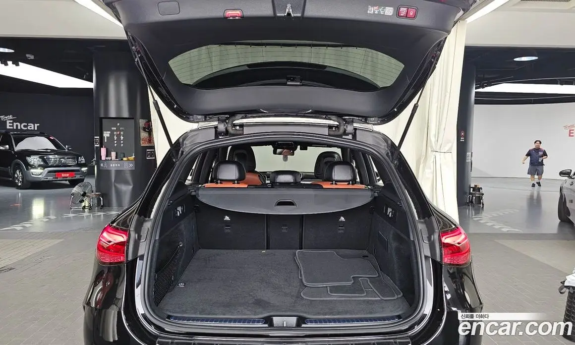 Mercedes-Benz GLC-Class 2024 2.0 автомат (гидро), фото 26