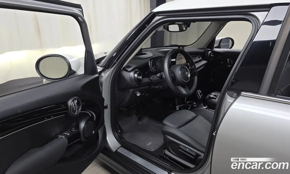 Mini Cooper 2024 1.5 автомат (гидро), фото 13