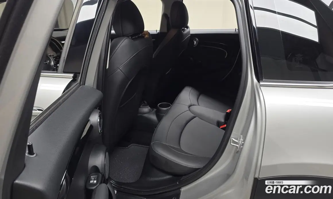 Mini Cooper 2024 1.5 автомат (гидро), фото 18