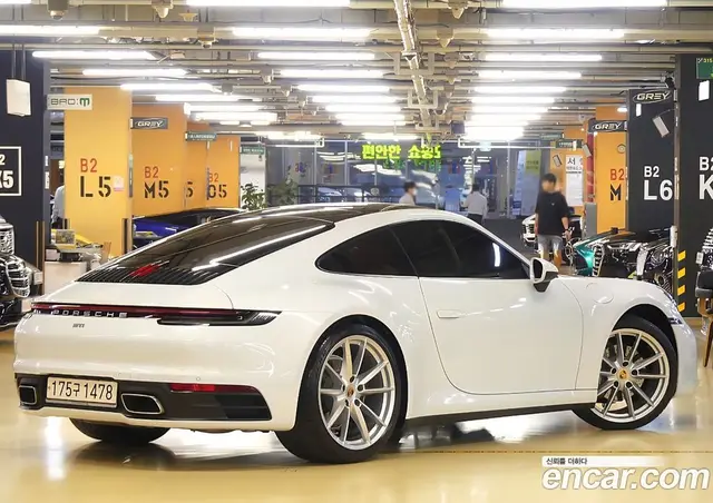 Porsche 911 2021 3.0 автомат (гидро), миниатюра 2