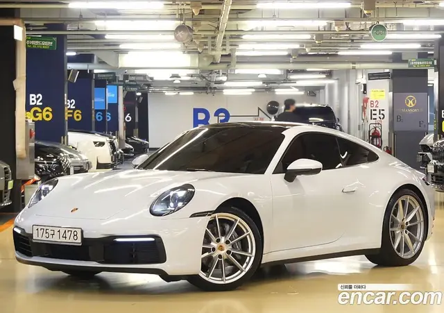 Porsche 911 2021 3.0 автомат (гидро), миниатюра 3