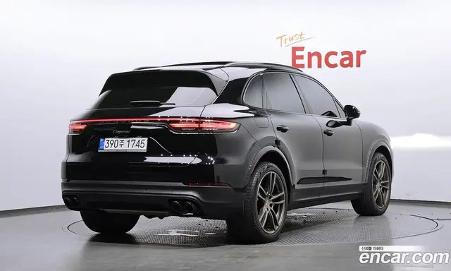 Porsche Cayenne 2019 3.0 автомат (гидро), миниатюра 2