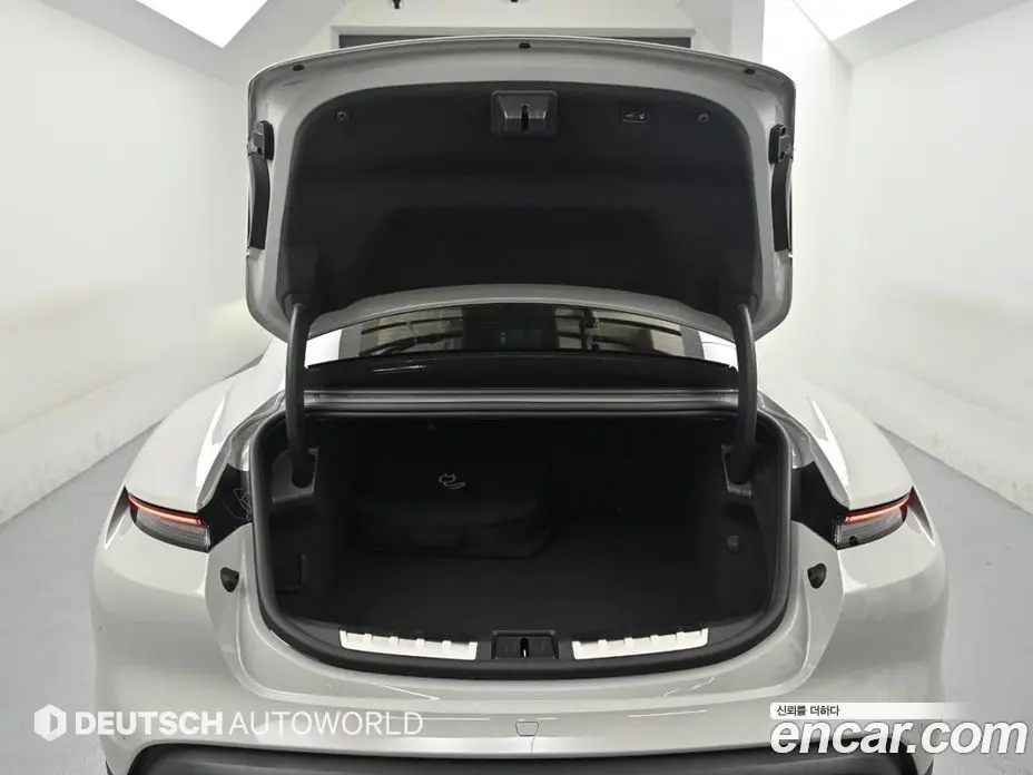 Porsche Taycan 2022 0.1 автомат (гидро), фото 19