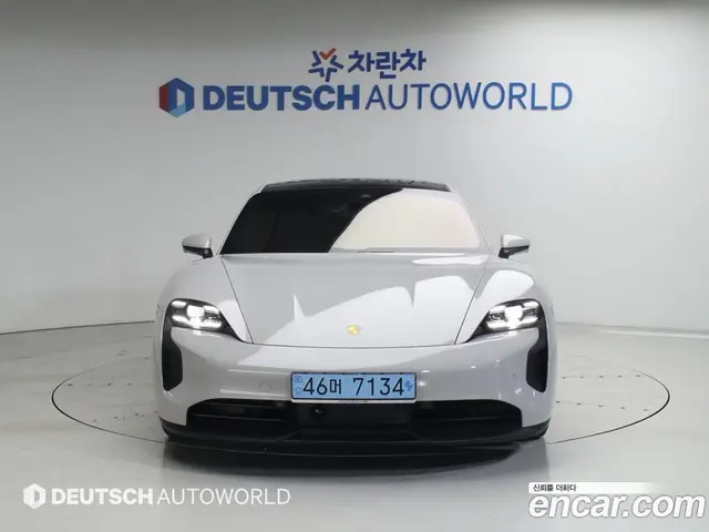 Porsche Taycan 2022 0.1 автомат (гидро), миниатюра 3