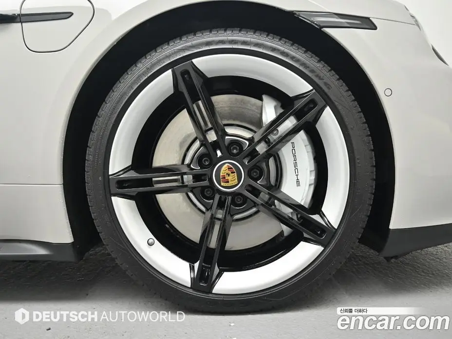 Porsche Taycan 2022 0.1 автомат (гидро), фото 5