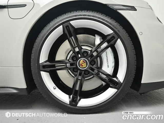 Porsche Taycan 2022 0.1 автомат (гидро), миниатюра 5