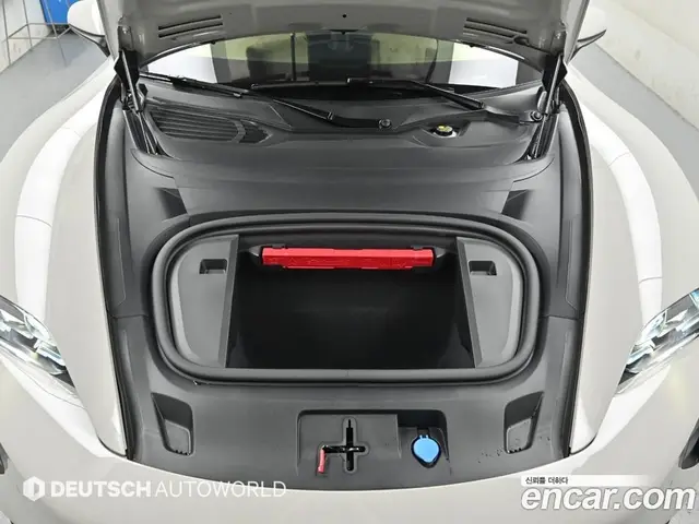 Porsche Taycan 2022 0.1 автомат (гидро), миниатюра 6