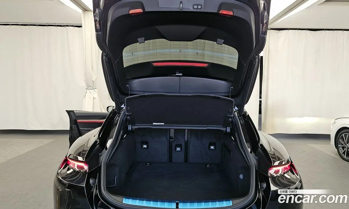 Porsche Taycan 2024 0.1 автомат (гидро), фото 20