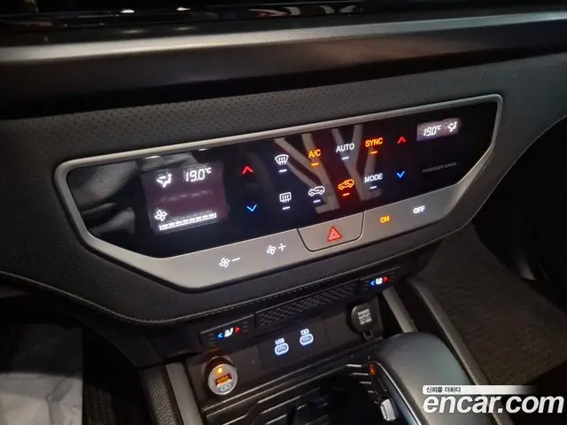 SsangYong Rexton 2023 2.2 автомат (гидро), миниатюра 11