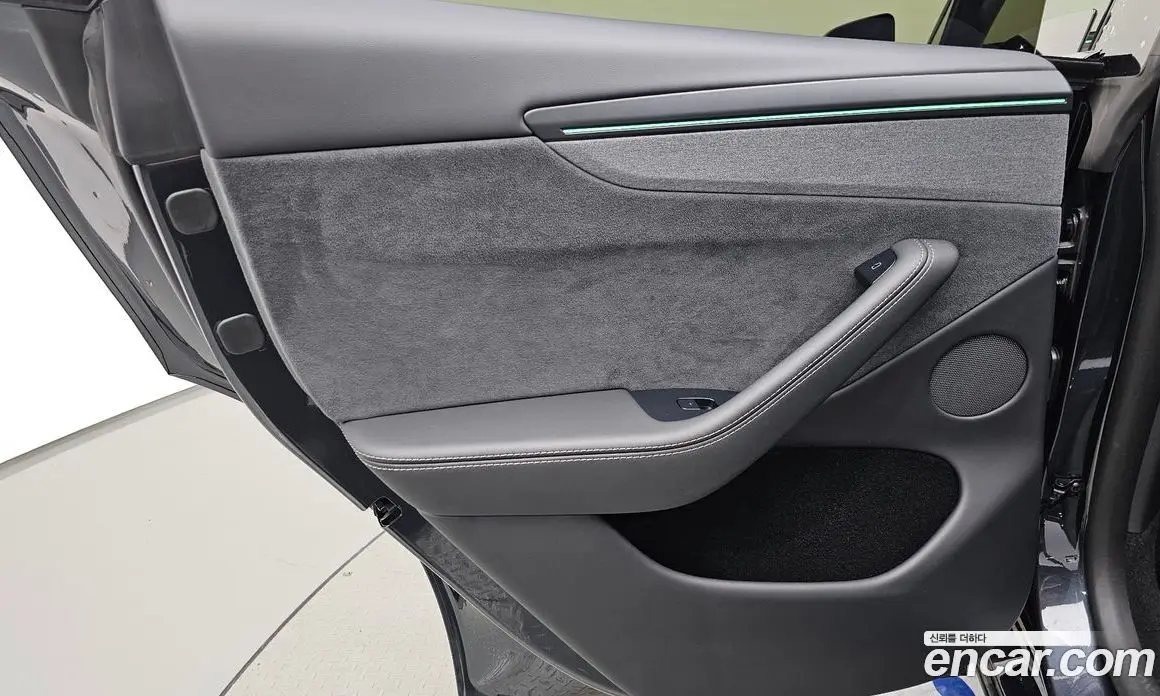 Tesla Model Y 2025 0.2 автомат (гидро), фото 15