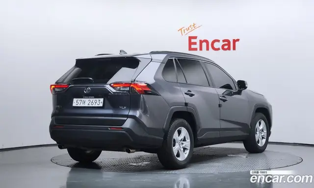 Toyota RAV4 2019 2.5 автомат (гидро), миниатюра 2