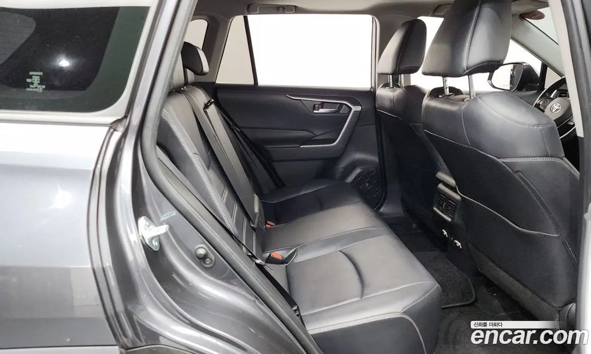 Toyota RAV4 2019 2.5 автомат (гидро), фото 17