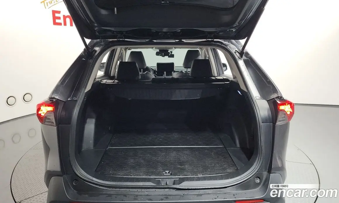 Toyota RAV4 2019 2.5 автомат (гидро), фото 24
