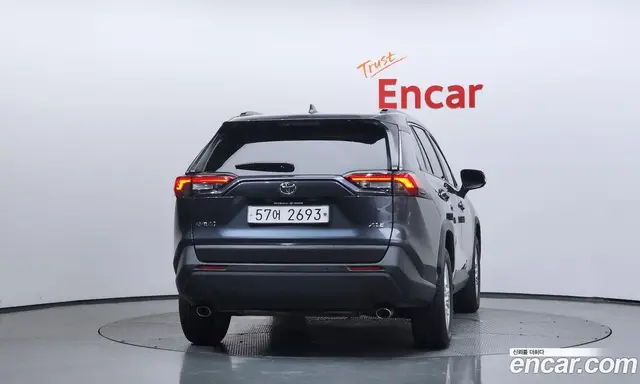 Toyota RAV4 2019 2.5 автомат (гидро), миниатюра 4