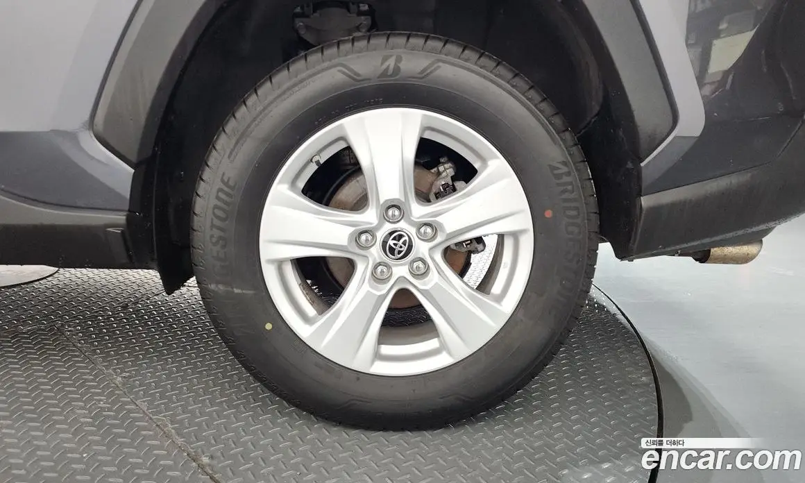 Toyota RAV4 2019 2.5 автомат (гидро), фото 7