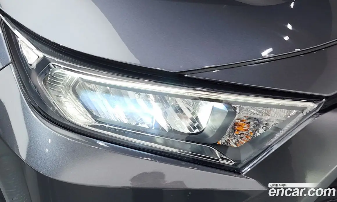 Toyota RAV4 2019 2.5 автомат (гидро), фото 8