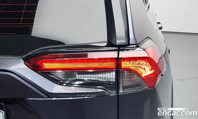 Toyota RAV4 2019 2.5 автомат (гидро), миниатюра 9