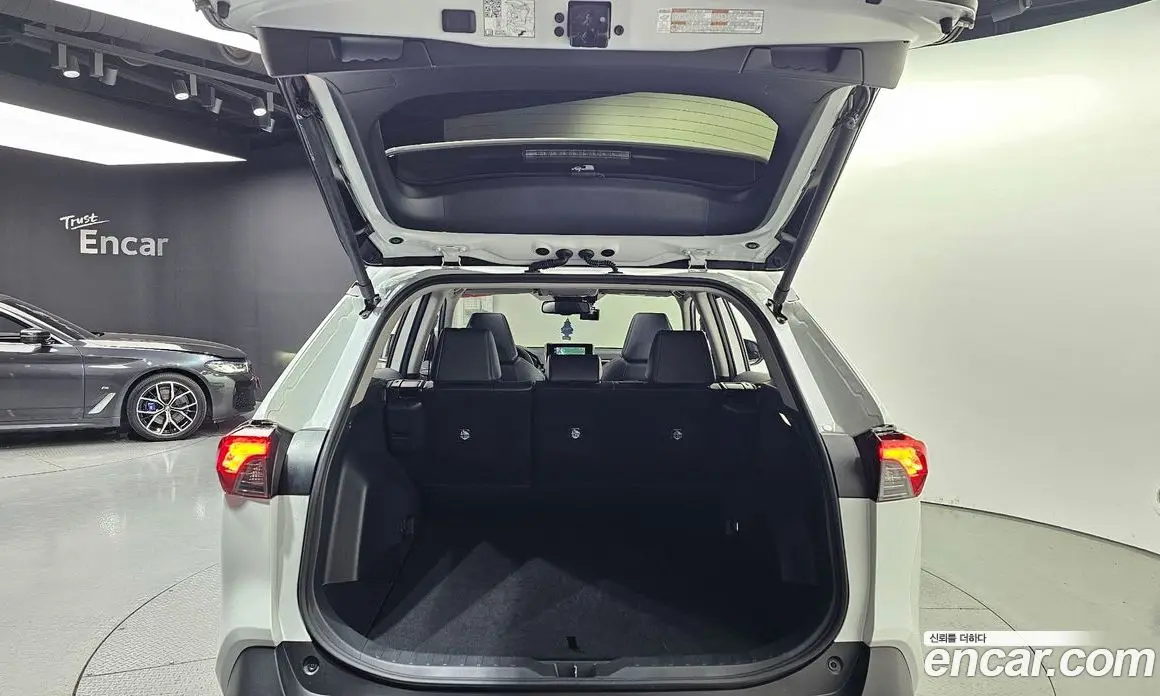 Toyota RAV4 2024 2.5 автомат (гидро), фото 25