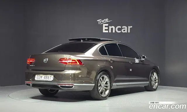 Volkswagen Passat 2018 2.0 автомат (гидро), миниатюра 2