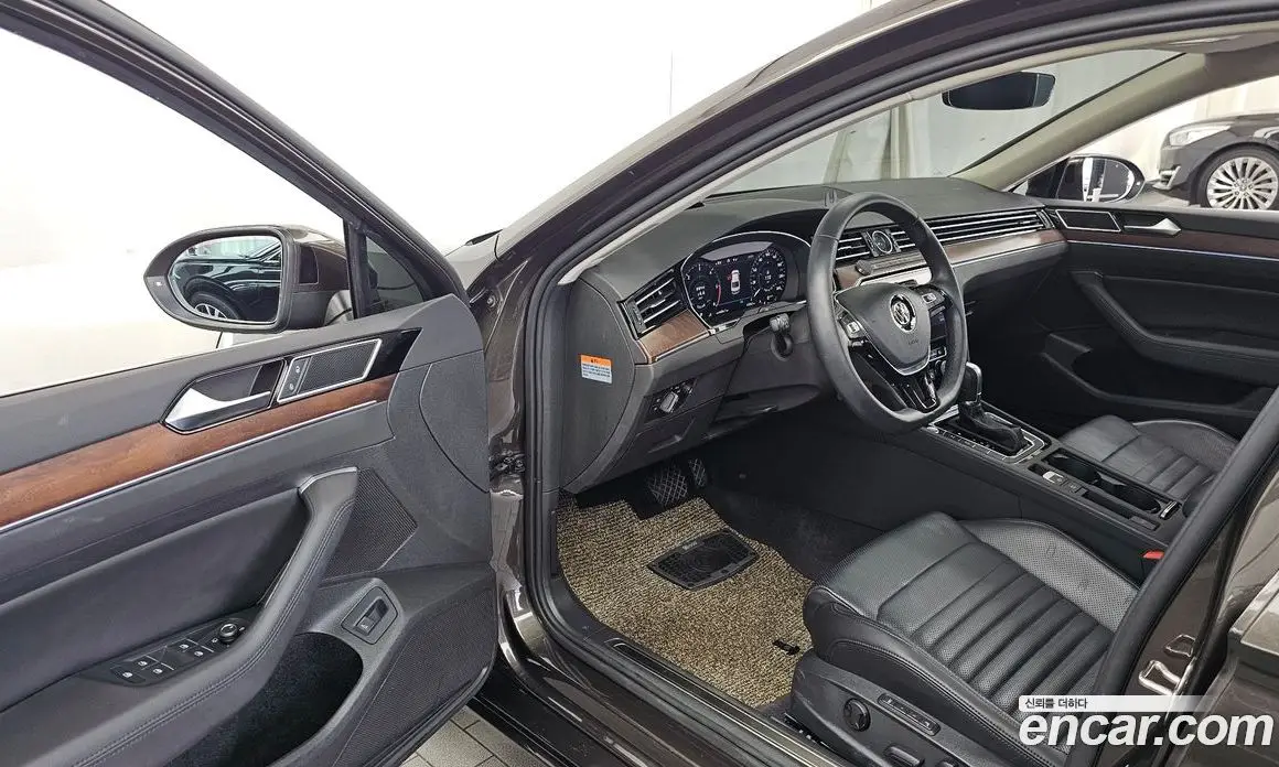 Volkswagen Passat 2018 2.0 автомат (гидро), фото 13