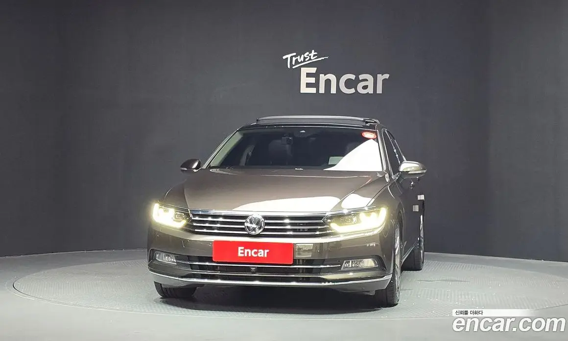 Volkswagen Passat 2018 2.0 автомат (гидро), фото 3