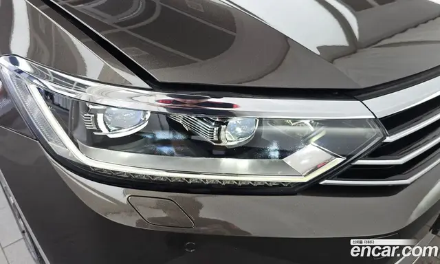 Volkswagen Passat 2018 2.0 автомат (гидро), миниатюра 8