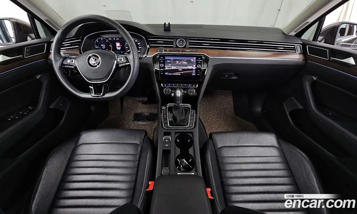 Volkswagen Passat 2018 2.0 автомат (гидро), фото 10