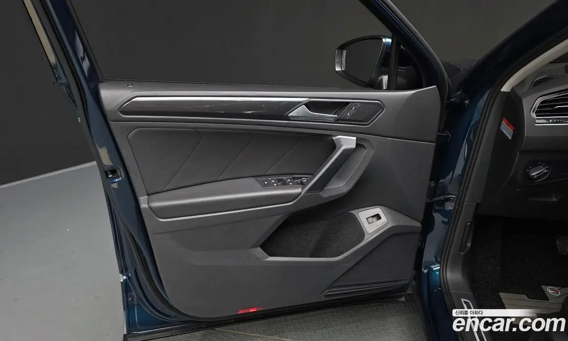 Volkswagen Tiguan 2023 2.0 автомат (гидро), фото 14