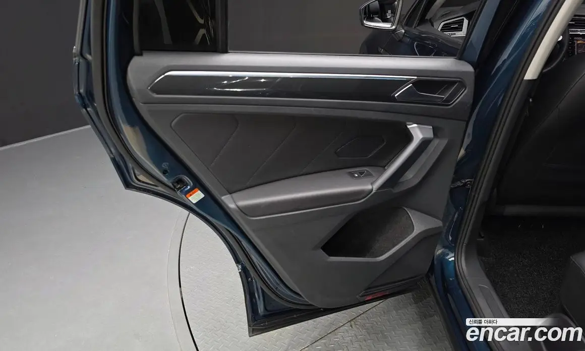 Volkswagen Tiguan 2023 2.0 автомат (гидро), фото 15