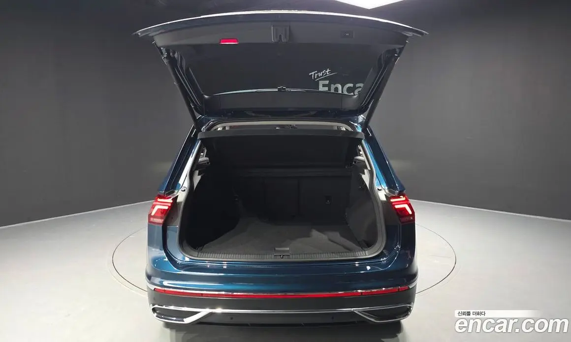 Volkswagen Tiguan 2023 2.0 автомат (гидро), фото 27