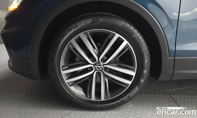 Volkswagen Tiguan 2023 2.0 автомат (гидро), миниатюра 5